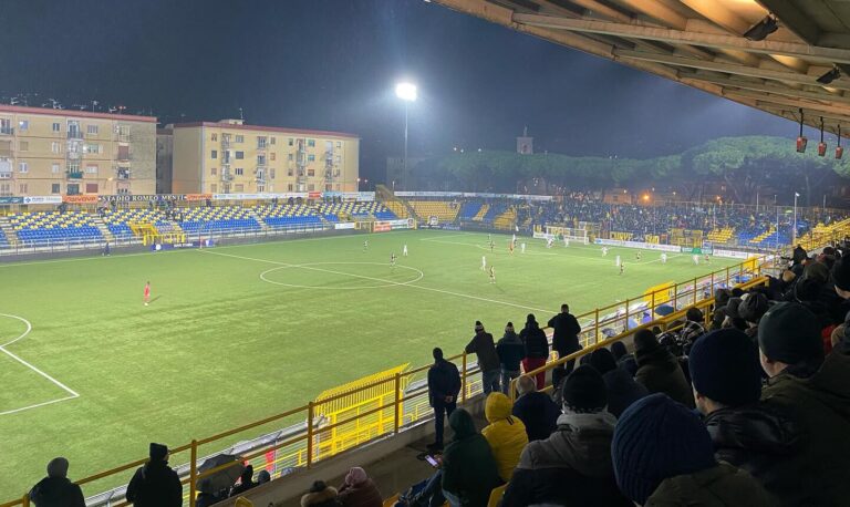 Delusione Juve Stabia: vittoria alle ortiche nel recupero, dal doppio vantaggio al pareggio