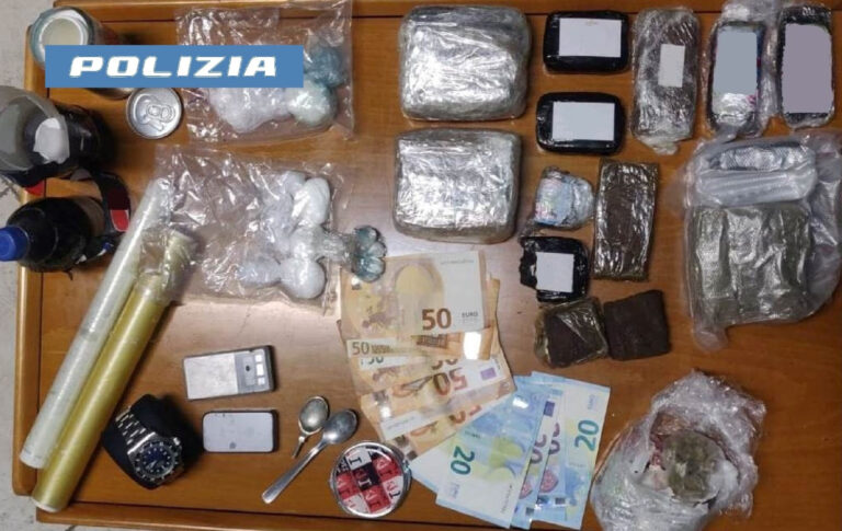 Ischia: sorpreso con quasi 2,5 kg di droga. Arrestato un 51enne Ischia: sorpreso con quasi 2,5 kg di droga. Arrestato un 51enne