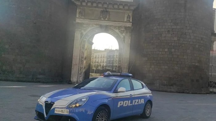 Napoli: sorpreso con la droga. Arrestato un 44enne Napoli: sorpreso con la droga. Arrestato un 44enne