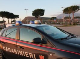 Nola: è agli arresti domiciliari ma con il permesso di far visita al figlio. Trovato al centro commerciale con arnesi da scasso insieme ad altri 2