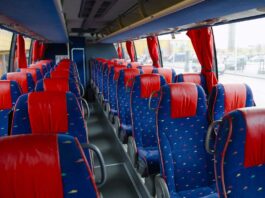 Bloccato sulla Tangenziale di Napoli, l’autobus utilizzato per la gita scolastica è senza revisione