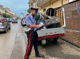 Qualiano: denunciate 4 persone, affidavano lo smaltimento dei rifiuti del ristorante ad una coppia rom