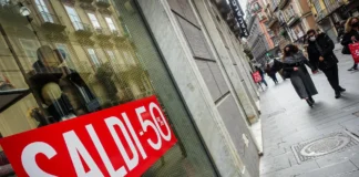 Offerte di Natale e saldi invernali, le fregature sono dietro l'angolo