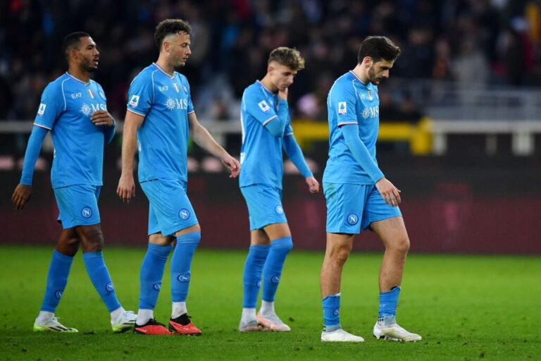 Figuraccia Napoli: dopo la brutta sconfitta di Torino squadra in ritiro