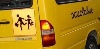 Giugliano, controlli della polizia. Controllati due autobus scolastici senza licenza