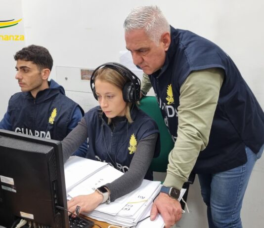 Portici ed Ercolano, riciclaggio internazionale: maxi-blitz della Guardia di Finanza. Indagati anche a Lecce, Lettonia e Lituania