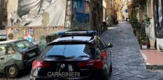 Napoli, centro storico: rapina un giovane e scappa. Arrestato un 29enne