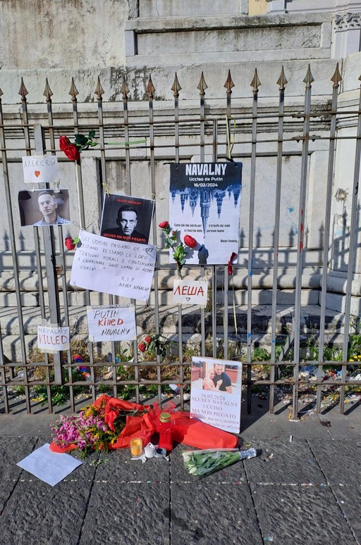 Napoli con Alexey Navalny: un tributo alla lotta per la libertà e la giustizia