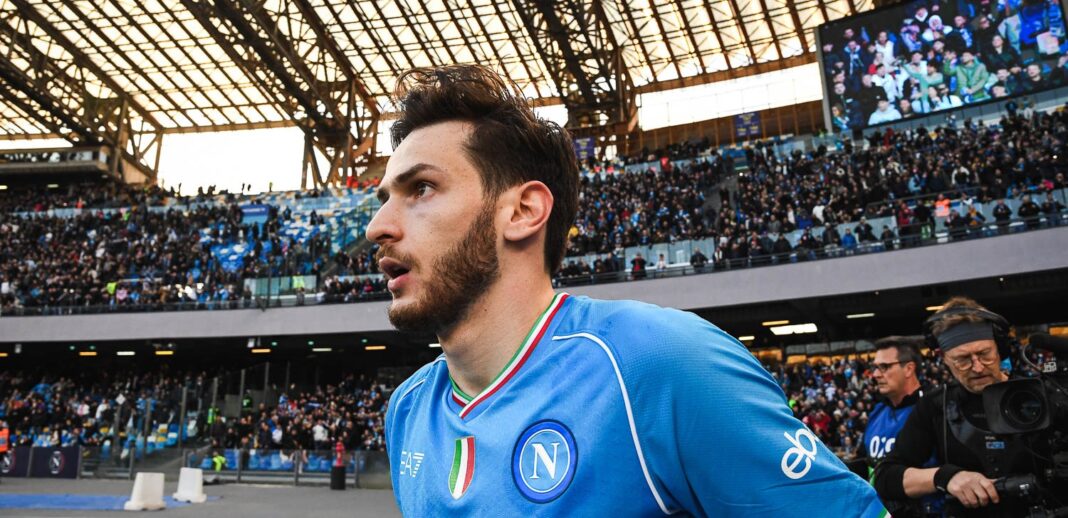 Montipò "quasi" imbattibile, ma al "mago" Kvara impossibile opporsi. Il Napoli batte il Verona in rimonta