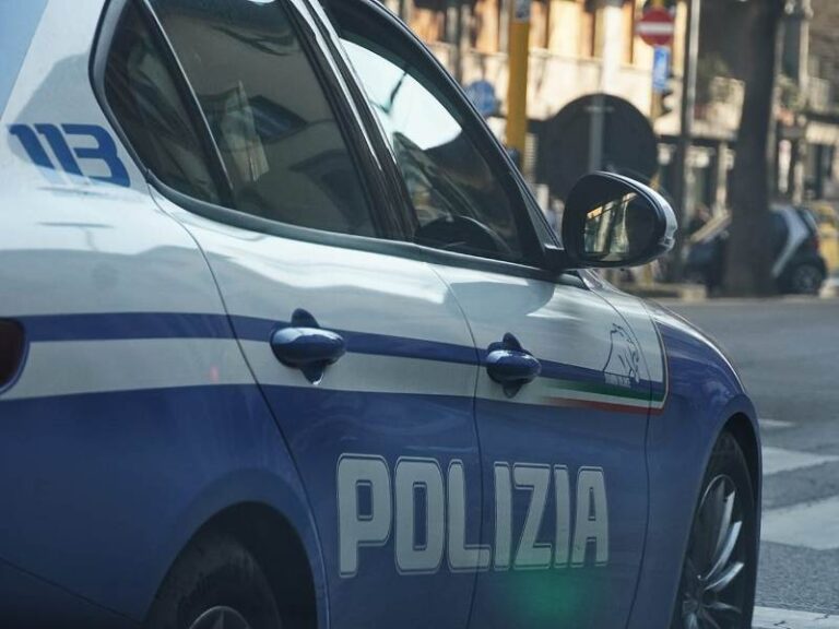 Napoli, Arenaccia: ruba nella zona scarico merci di un supermercato. Arrestato 24enne