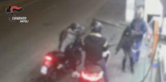 Napoli, 15enne accoltella un giovane al rione "Ponticelli" durante una lite: è allarme. Controlli dei carabinieri nel capoluogo ed in provincia