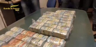 Ercolano, ecco la centrale del riciclaggio internazionale: movimentati 2 miliardi e mezzo di euro, 6mila clienti, 8 indagati. Tutti i dettagli dell’inchiesta
