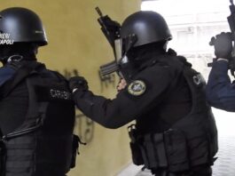 Racket, droga e armi: sgominato un nuovo clan di camorra a Frattamaggiore e Frattaminore. 13 indagati, l'operazione dei Carabinieri
