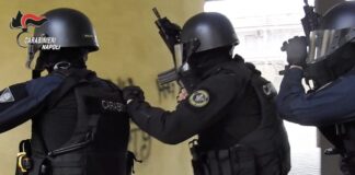Racket, droga e armi: sgominato un nuovo clan di camorra a Frattamaggiore e Frattaminore. 13 indagati, l'operazione dei Carabinieri