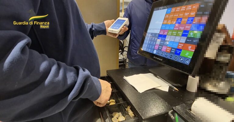 Napoli, così truffavano il Reddito di Cittadinanza: sei arresti