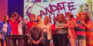 Santa Maria la Carità, le scuole medie a teatro con l’associazione Utopia Santa Maria La Carità, le scuole medie a teatro con l’associazione Utopia: al Cilea di Napoli per llo spettacolo “Noi restiamo qui”