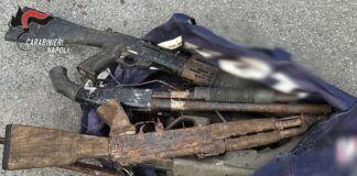 Castellammare, l'arsenale della camorra tra i tetti di Moscarella