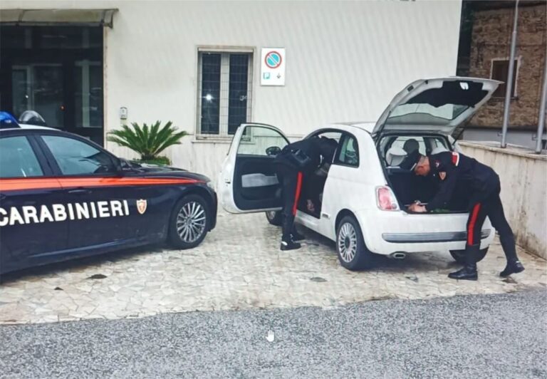 Girava su un’auto rubata: denunciato 37enne di Poggiomarino
