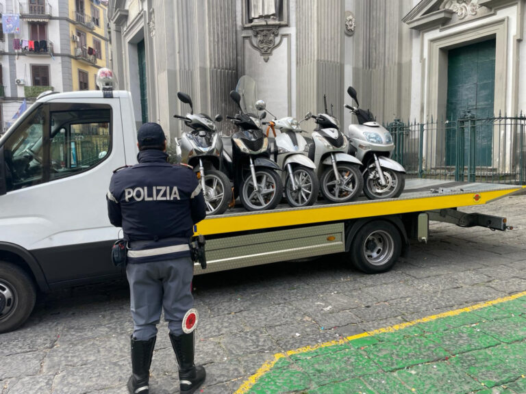 Napoli, controlli non stop nel quartiere Sanità