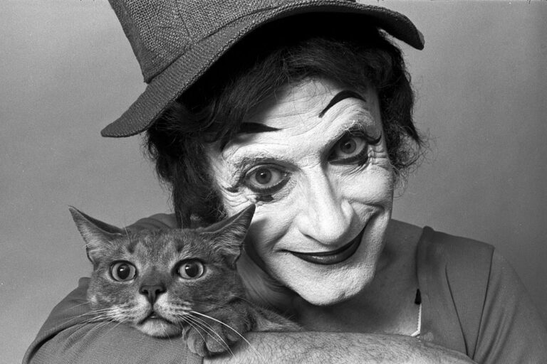 Mi manda Marcel Marceau, Enzo Scala torna a Napoli