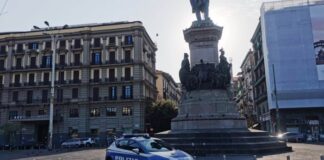 Napoli, tenta si sfuggire al controllo e viene sorpreso con la droga. Arrestato 23enne