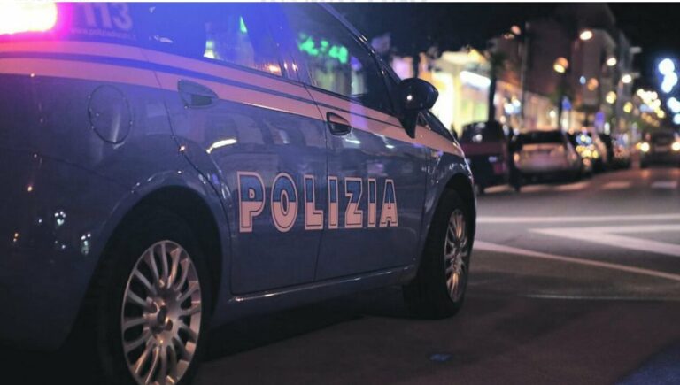 Napoli, provano a rubare in un negozio: arrestato un 34enne marocchino
