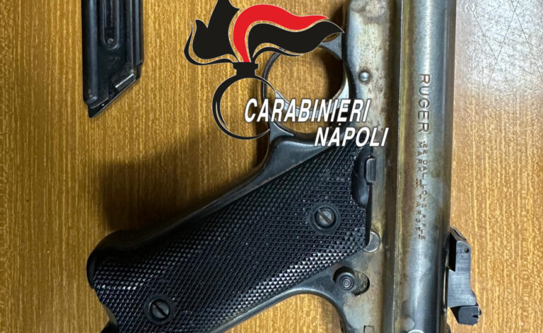 Pomigliano, in casa 17enne possedeva una pistola “ruger”