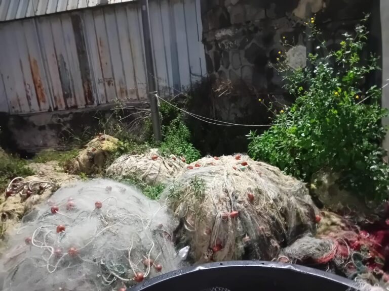 Torre del Greco: pulizia nell’area del porto, portate via reti da pesca abbandonate