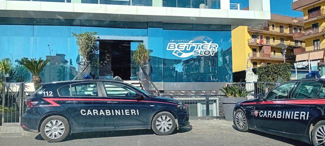 Rapina a Casalnuovo: 4 banditi in fuga con almeno 300mila euro di bottino