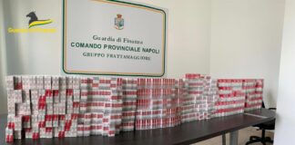 Napoli, in un box 13mila pacchetti di sigarette di contrabbando Napoli, in un box 13mila pacchetti di sigarette di contrabbando e contraffatti: denunciato dalla Guardia di Finanza