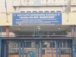 Giugliano in Campania, tragedia a scuola: muore a 15 anni in classe. Inutili i tentativi di rianimazione, indagini in corso dei Carabinieri