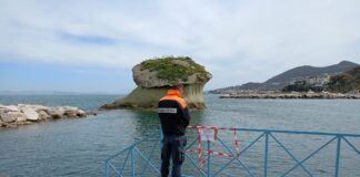 Ischia, blitz della Guardia Costiera: sequestrato l'intero porto di Lacco Ameno. "Occupazione sine titulo di area demaniale marittima"