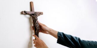 Il crocifisso negli uffici pubblici non può essere imposto