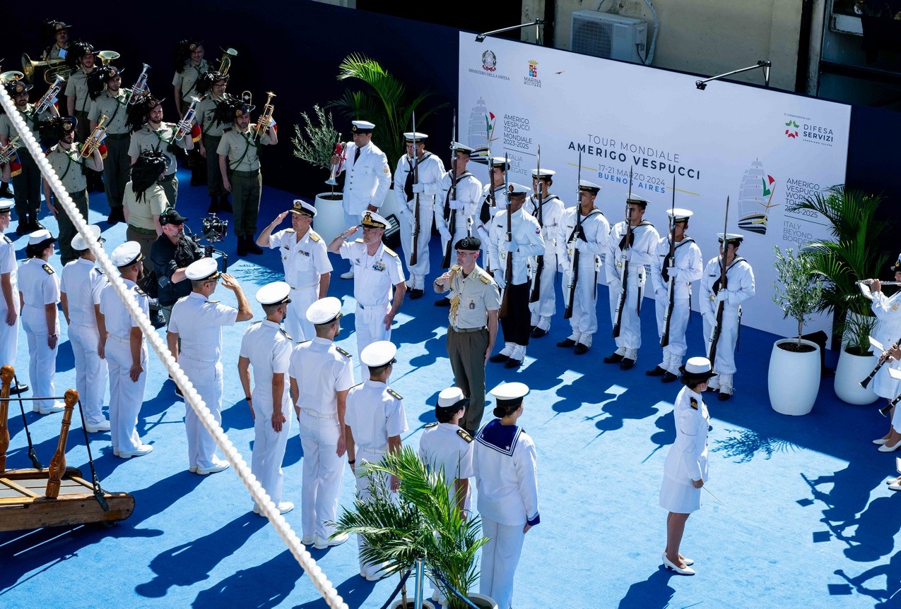 La Amerigo Vespucci fa tappa a Buenos Aires il giro del mondo della nave italiana