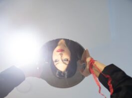 Alla galleria “Pangea” di Angri va in scena l’arte riflessa di Annamaria Panariello