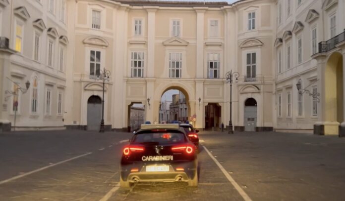 Choc a Portici, 19enne picchiata perché rifiutava di convertirsi all'Islam: arrestato 29enne. La giovane aggredita a calci e pugni dal compagno