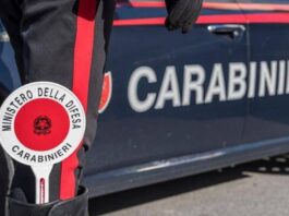 Napoli: rapinano autista di bus privato, due arresti