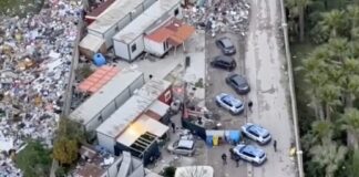 Giugliano, furti e ricettazioni: in carcere dieci persone di etnia rom Giugliano in Campania, furti e ricettazioni: in carcere dieci persone di etnia rom. Le indagini dopo la morte dell'agente scelto Pasquale Apicella