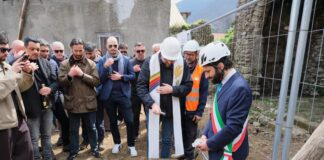 Pimonte, al via il restauro nel borgo di via Apuzzo. Il sindaco Francesco Somma: "Da rudere seicentesco a casa bottega per l'autismo"