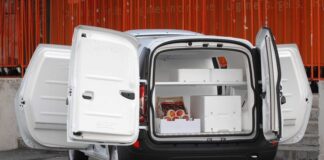 Marigliano, rubano un furgone con mozzarelle e caciotte: 3 arresti Marigliano, rubano un furgone con mozzarelle e caciotte e scappano: inseguiti dai Carabinieri. Tre persone in manette per furto aggravato