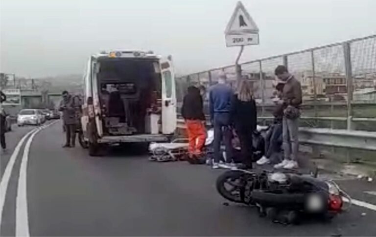 Incidente a Pasqua sulla “Sorrentina”. Ferito un centauro Incidente a Pasqua sulla “Sorrentina”. Ferito un centauro
