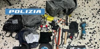 Portici, fuggono dopo aver tentato un furto e provocano un incidente. Quattro arresti