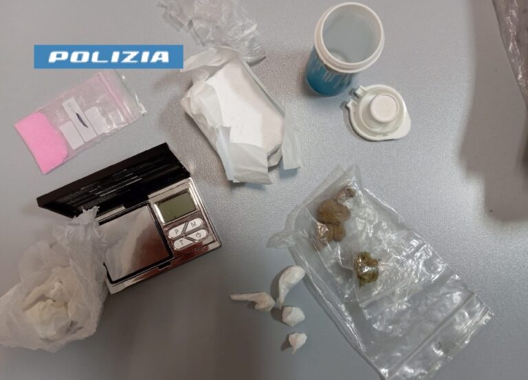 Napoli: sorpreso in casa con la droga. Arrestato un 25enne
