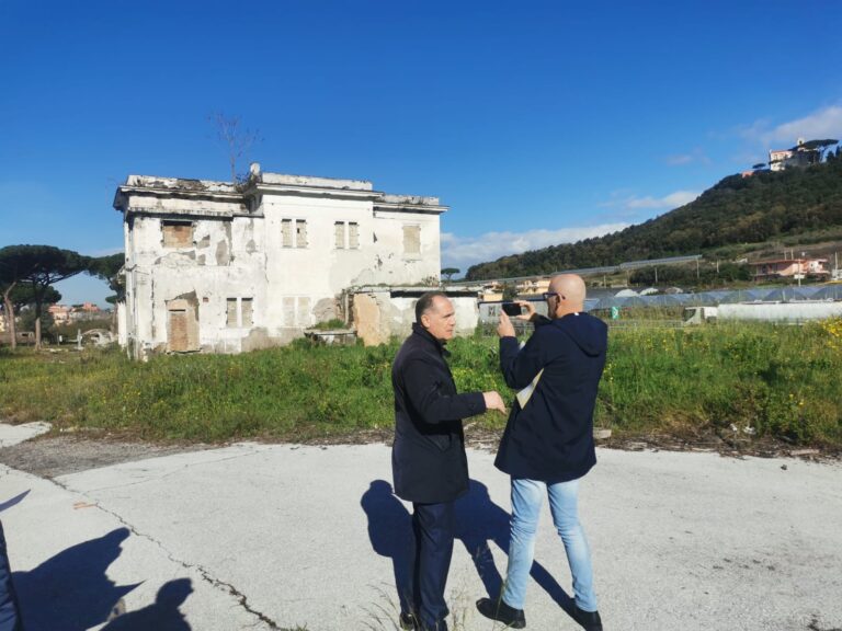 Torre del Greco: nuova uscita autostrada, sopralluogo nell’area della Pineta Torre del Greco: nuova uscita autostrada, sopralluogo nell’area della Pineta