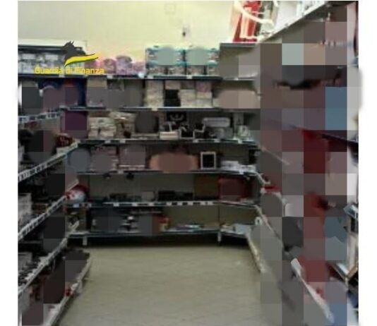 Cava de' Tirreni, cosmetici "cancerogeni": blitz della Guardia di Finanza, sequestrati 14mila prodotti. La distribuzione anche in provincia di Napoli