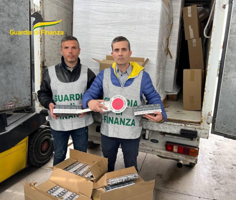 Da Napoli a Caserta con una tonnellata di tle, denunciate 123 persone Da Napoli a Caserta con una tonnellata di tle, denunciate 123 persone