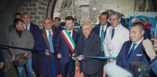 Sorrento, chiuso definitivamente il depuratore di Marina Grande Sorrento, chiuso definitivamente il depuratore di Marina Grande: ieri la cerimonia con il presidente della Regione Campania Vincenzo De Luca