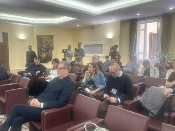 De Luca ha dichiarato che sono stati stanziati 120 milioni di euro per la realizzazione di una struttura moderna dotata di 310 posti letto
