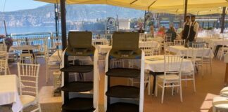 Camerieri robot a Sorrento, scoppia la polemica