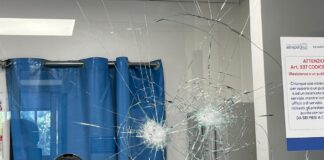 Terrore all'ospedale di Nola, picchia vigilante e distrugge il Pronto Soccorso: l'intervento della Polizia di Stato. L'Asl: "Ci costituiremo parte civile"